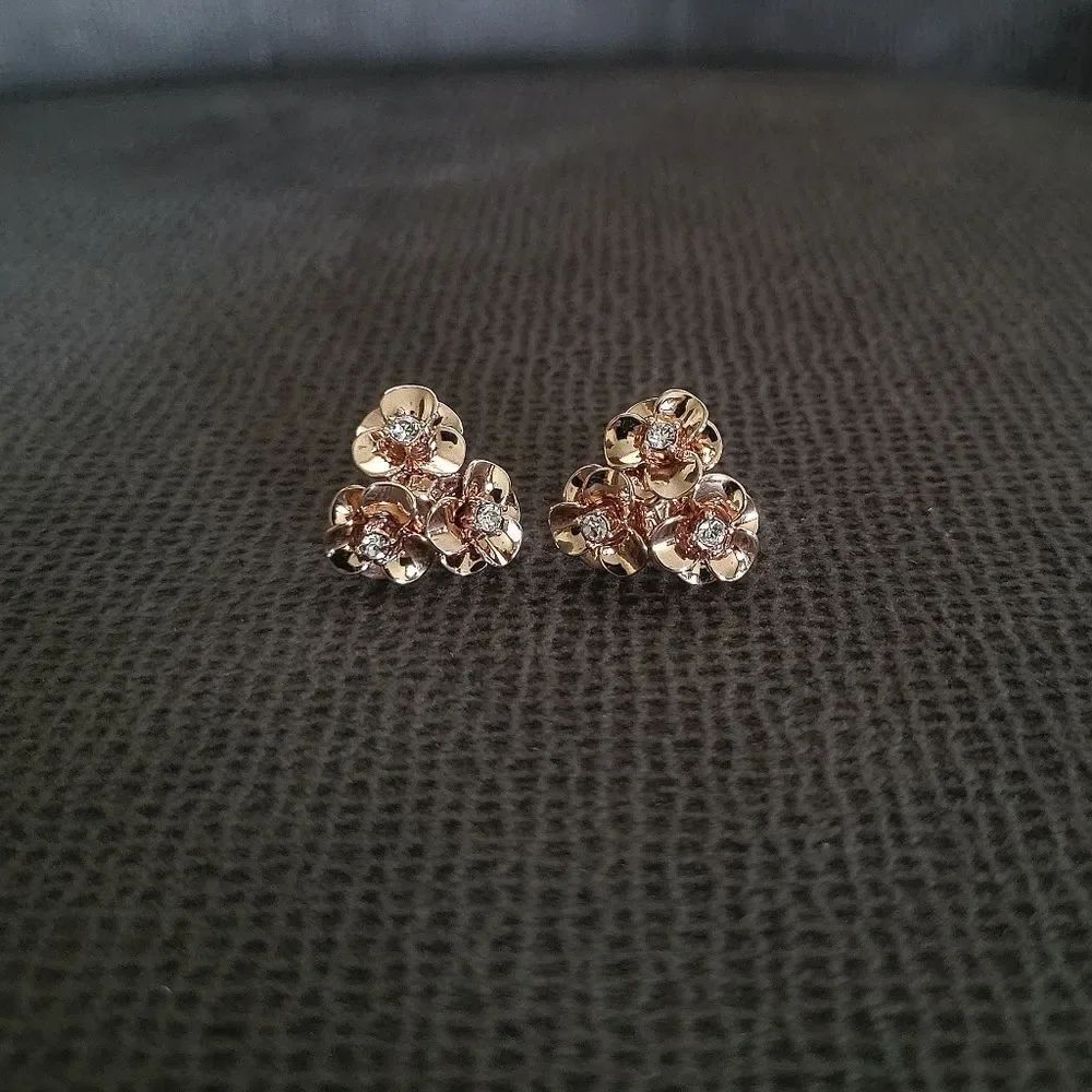 Kate Spade♠ "Shine On" Floral🌸 Cluster Earrings - Picture 14 of 16